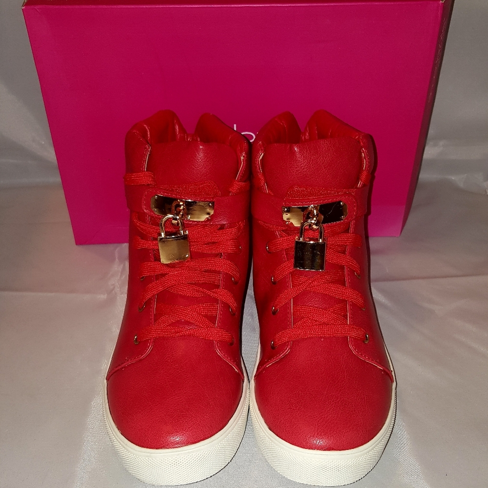 Shoedazzle Red locket sneaker